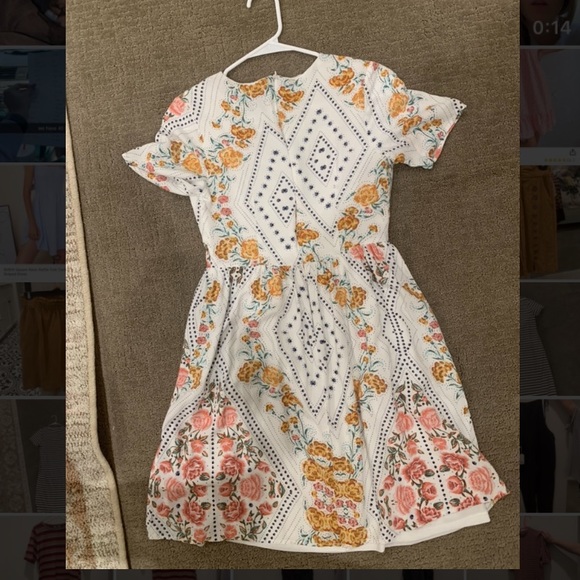 Cute flower dress - Picture 2 of 2